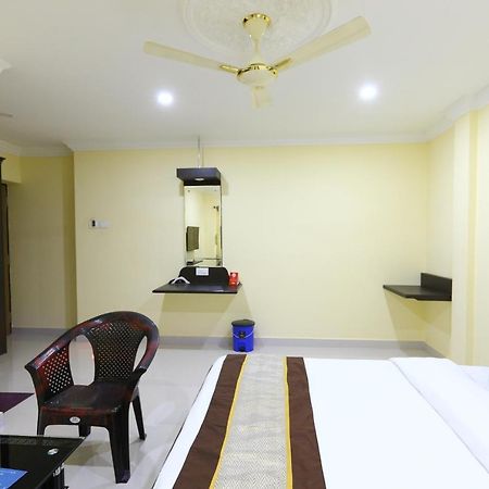 Hotel Salbala - Near Airport Csennai Kültér fotó