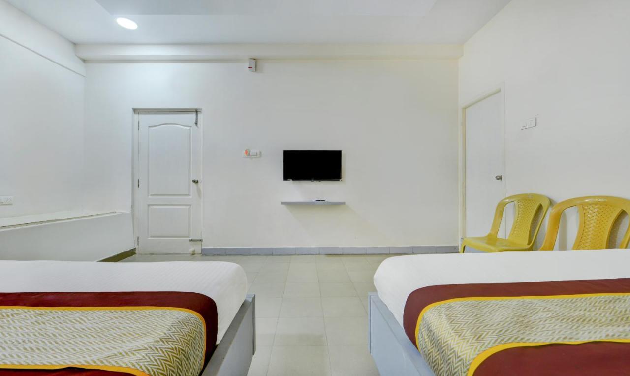 Hotel Salbala - Near Airport Csennai Kültér fotó