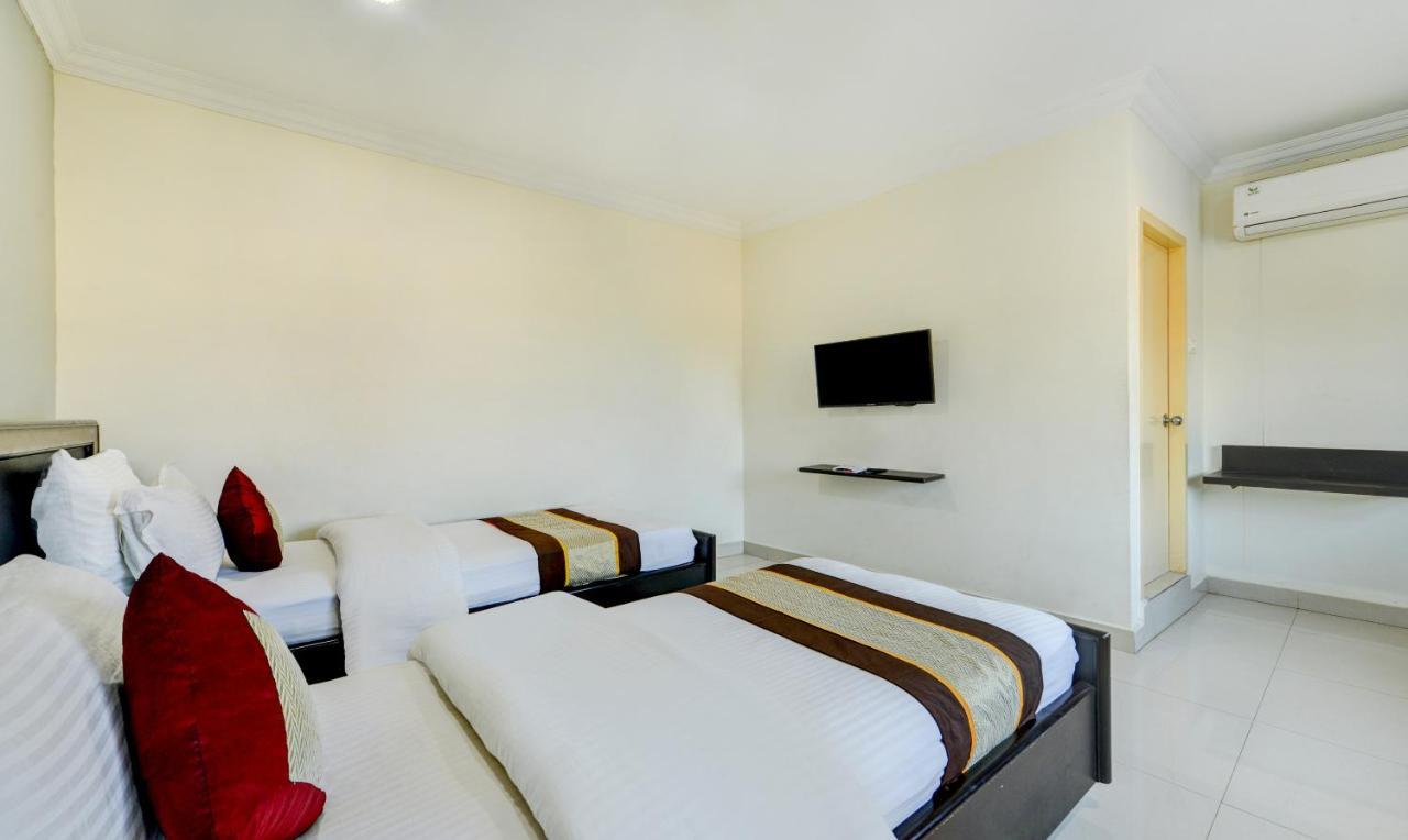 Hotel Salbala - Near Airport Csennai Kültér fotó