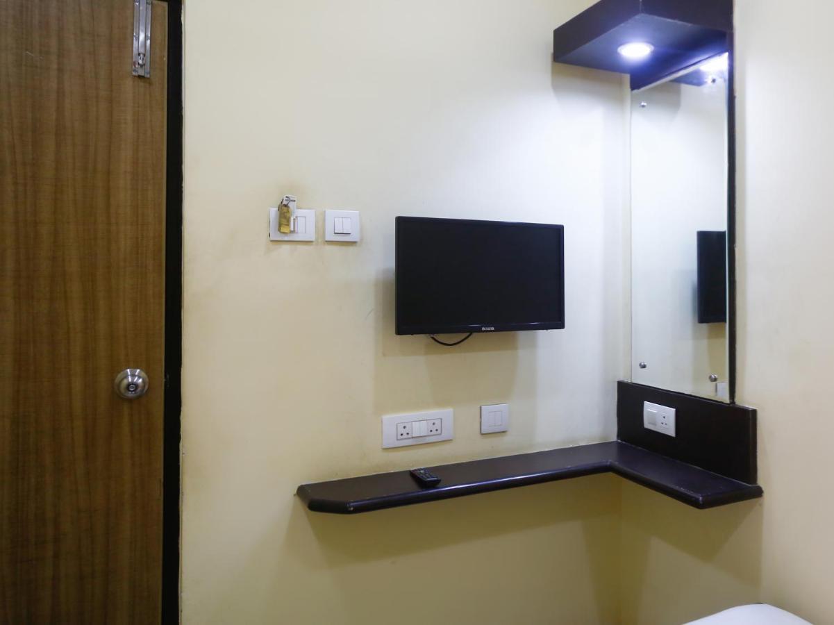 Hotel Salbala - Near Airport Csennai Kültér fotó