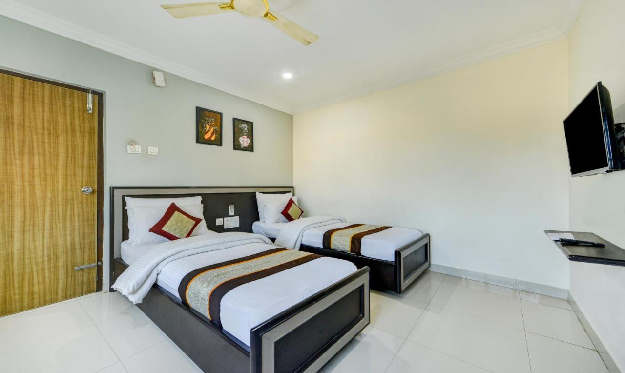 Hotel Salbala - Near Airport Csennai Kültér fotó